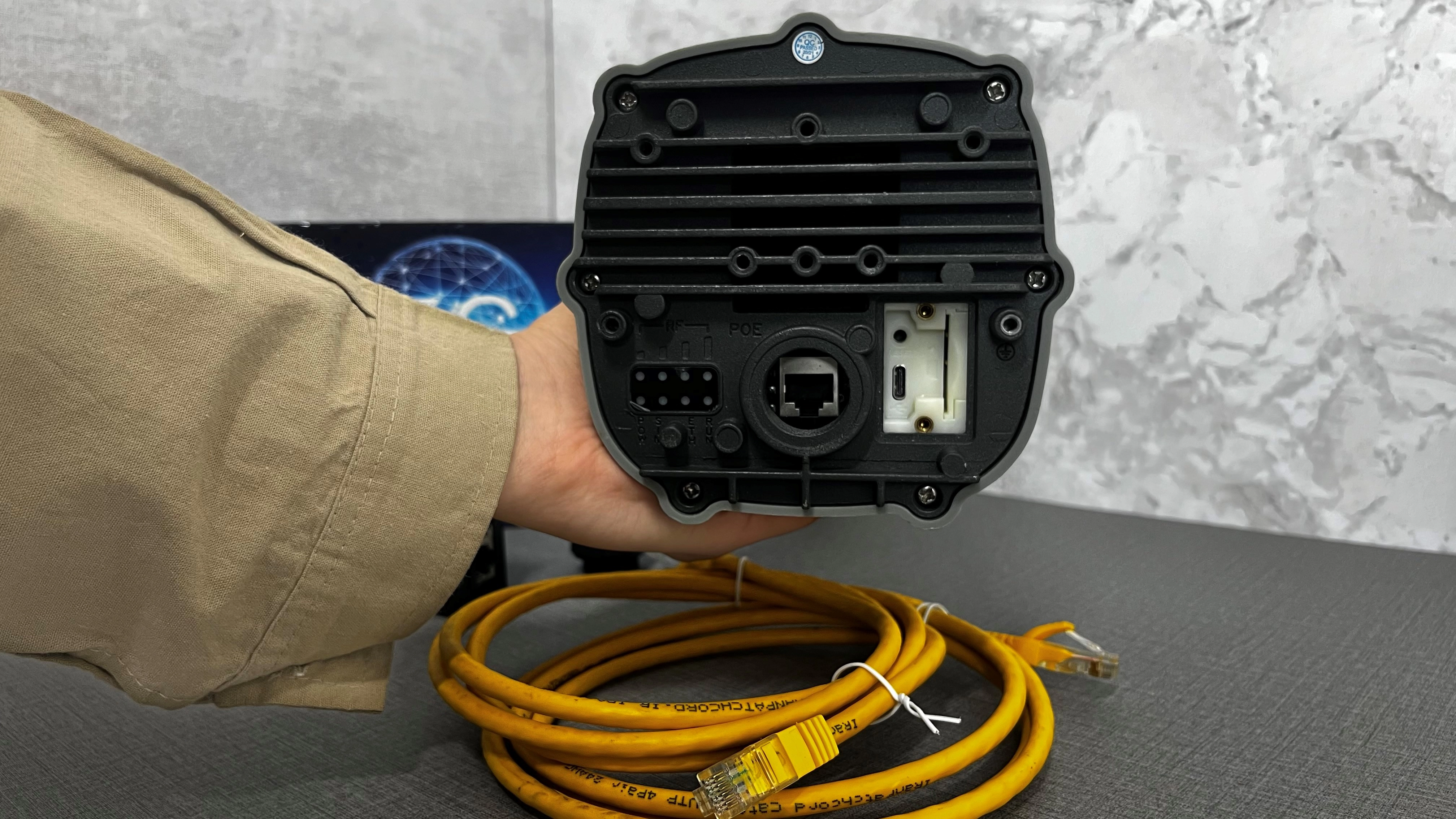 مودم ZLT X11 نمای جانبی - هلدینگ حلاج