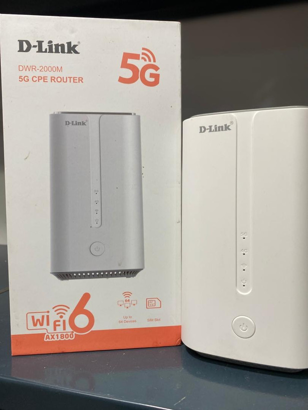 مودم D-Link DWR-2000M نمای جانبی - هلدینگ حلاج