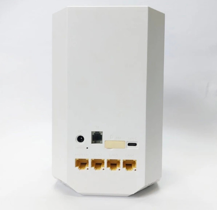 مودم ZLT X28V Pro نمای جانبی - هلدینگ حلاج