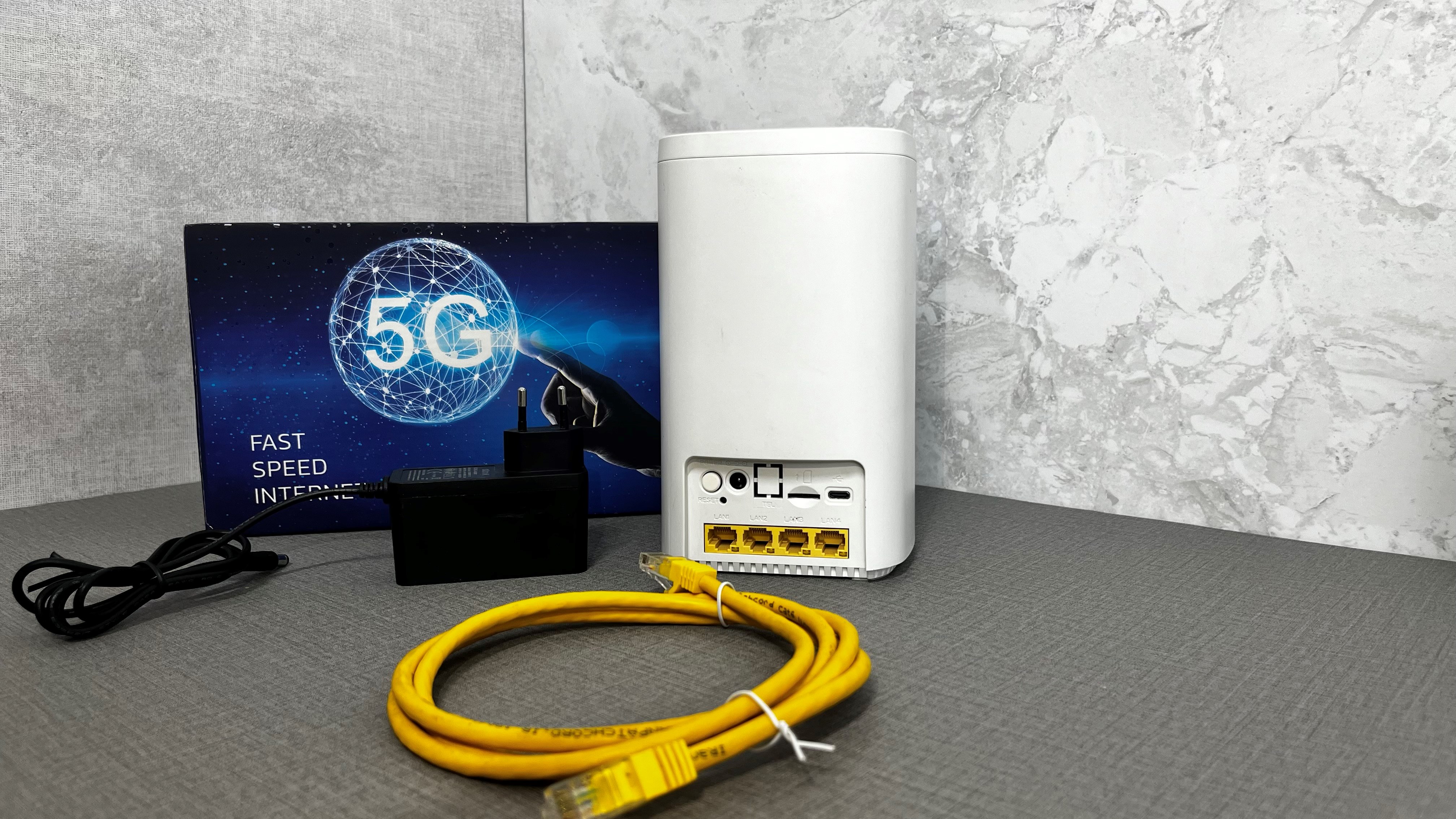 مودم ZTE MC7010 نمای پشت - هلدینگ حلاج